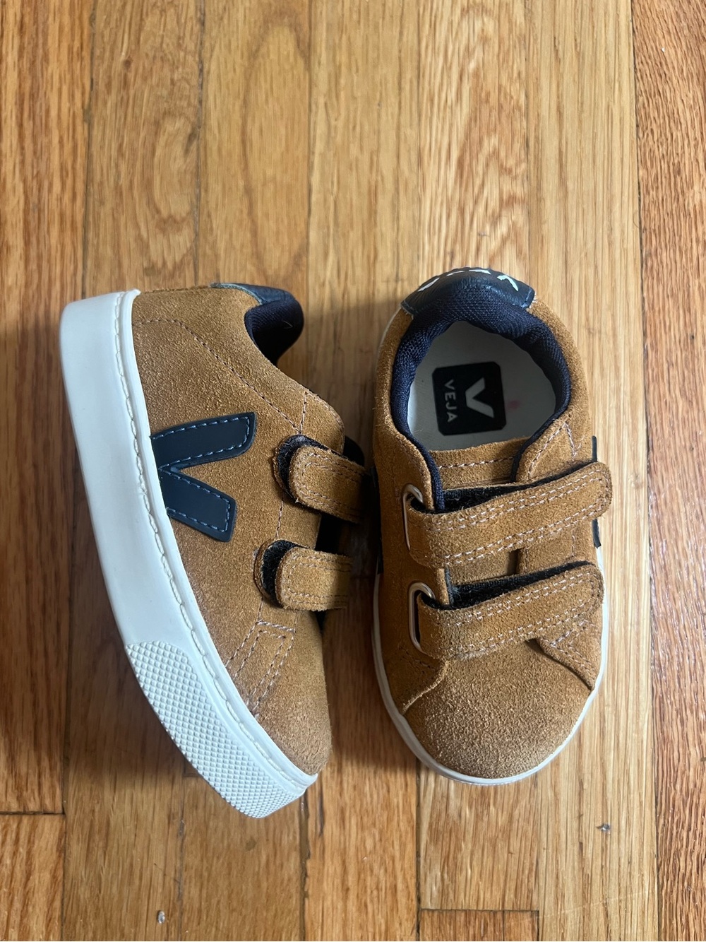 Kids VEJA Suede sneaker